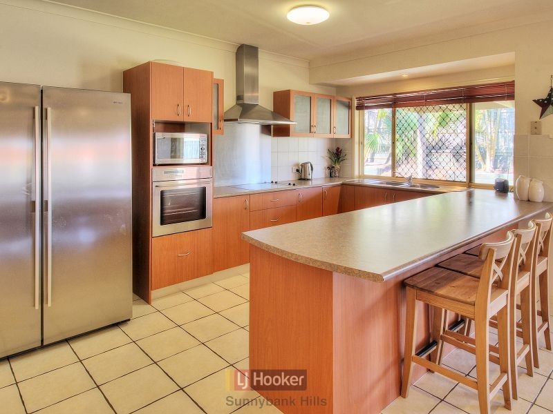 11 Strathaird Place, Parkinson QLD 4115