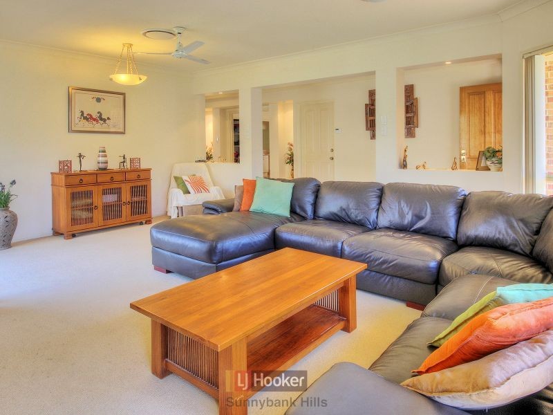 11 Strathaird Place, Parkinson QLD 4115