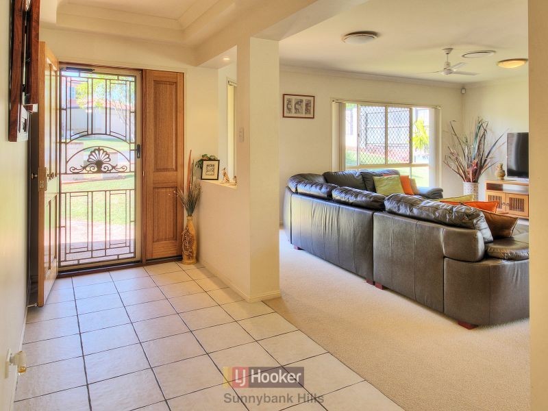 11 Strathaird Place, Parkinson QLD 4115