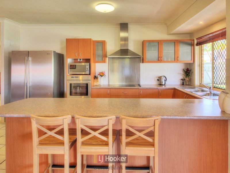 11 Strathaird Place, Parkinson QLD 4115