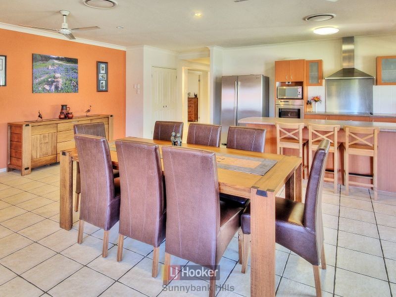 11 Strathaird Place, Parkinson QLD 4115