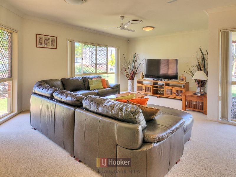 11 Strathaird Place, Parkinson QLD 4115