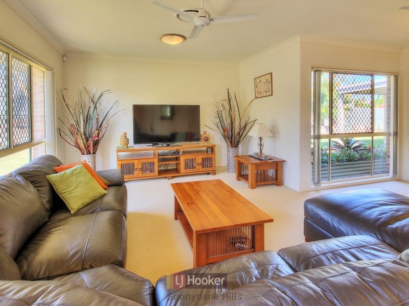 11 Strathaird Place, Parkinson QLD 4115