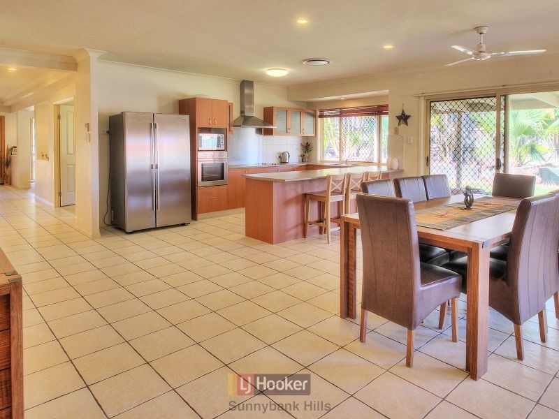 11 Strathaird Place, Parkinson QLD 4115