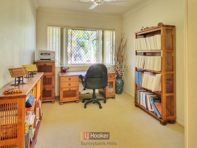 11 Strathaird Place, Parkinson QLD 4115