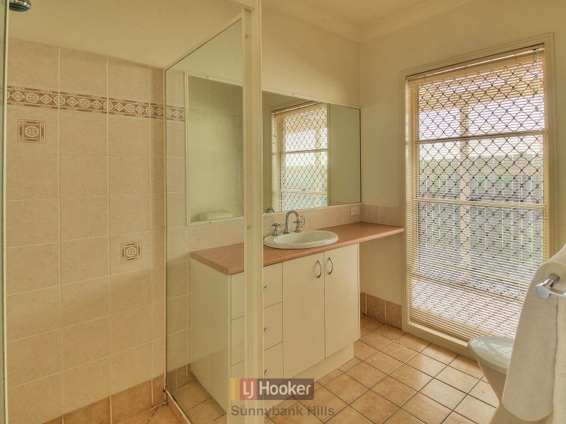 11 Strathaird Place, Parkinson QLD 4115