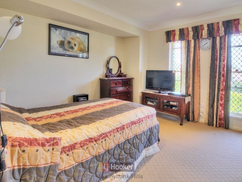 19 Samuel Street, Calamvale QLD 4116