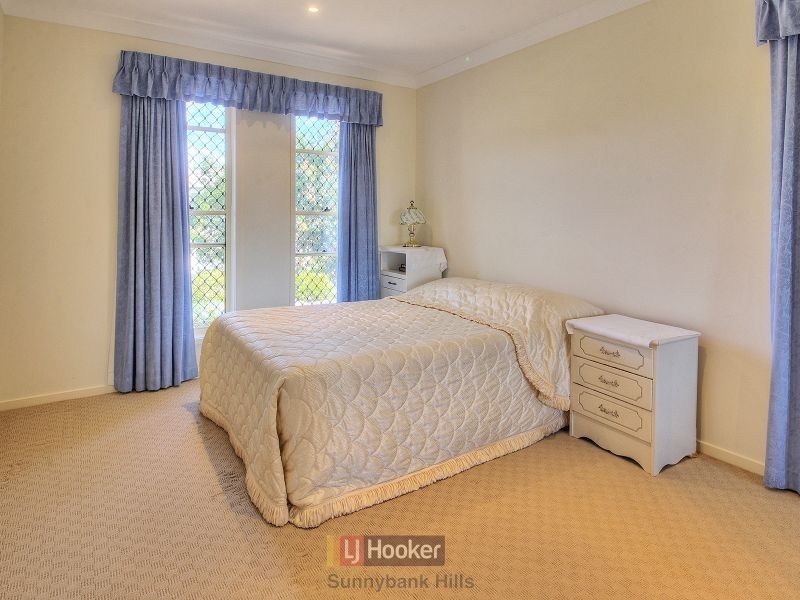 19 Samuel Street, Calamvale QLD 4116