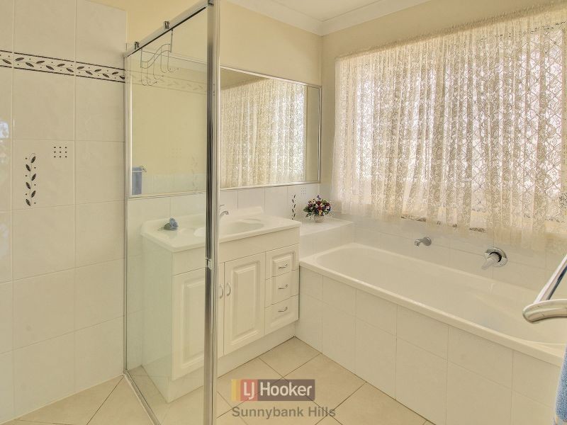 19 Samuel Street, Calamvale QLD 4116