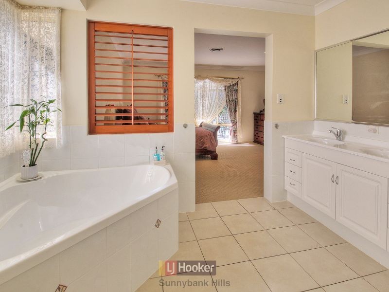 19 Samuel Street, Calamvale QLD 4116