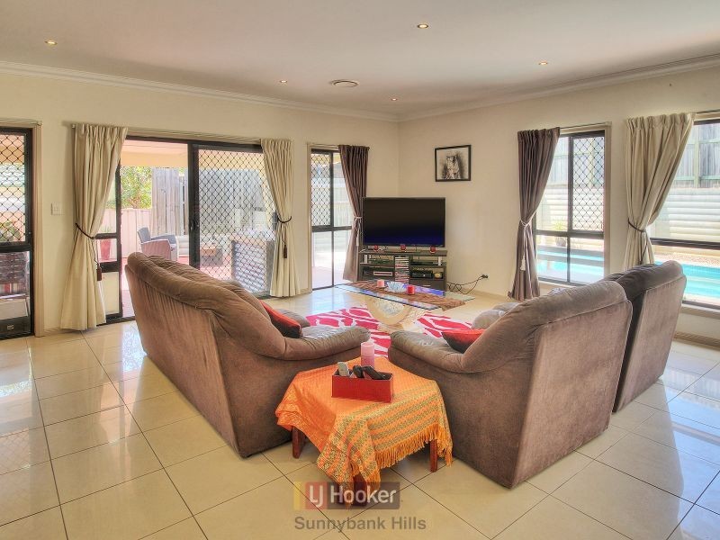 8 May Street, Parkinson QLD 4115