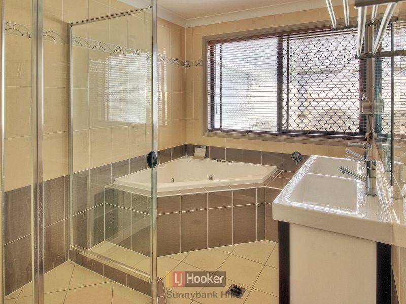 8 May Street, Parkinson QLD 4115