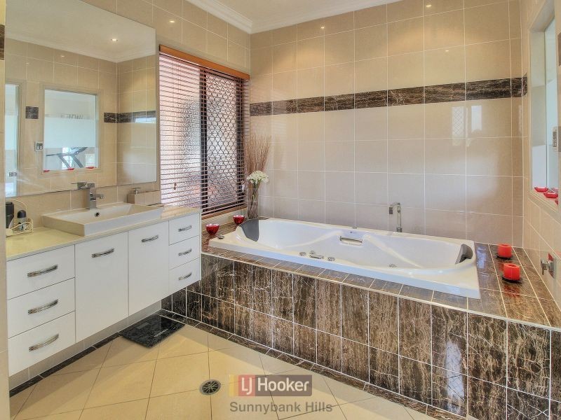 8 May Street, Parkinson QLD 4115