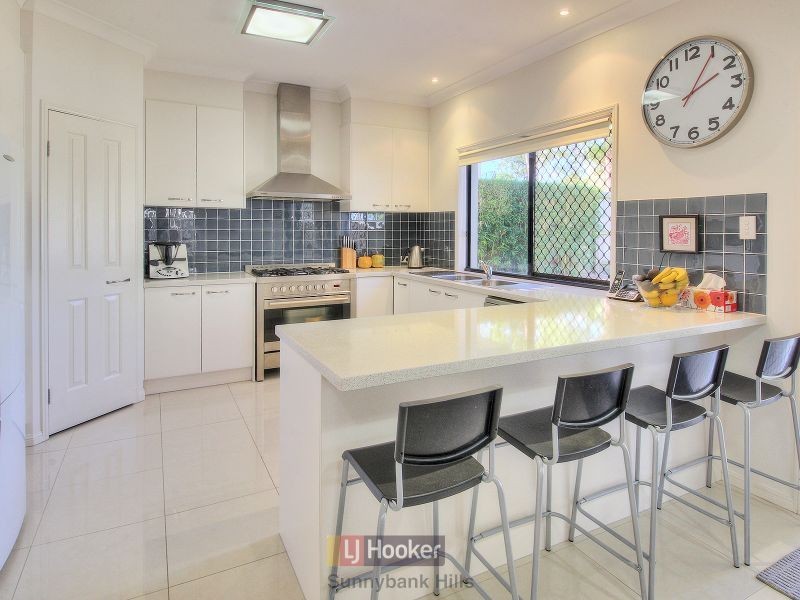 14 Azzure Street, Eight Mile Plains QLD 4113