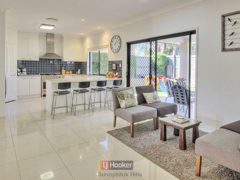 14 Azzure Street, Eight Mile Plains QLD 4113