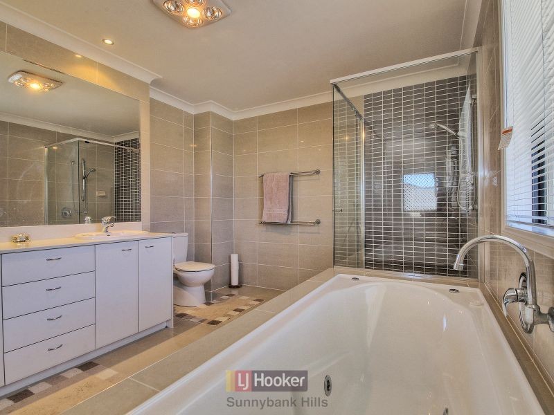 14 Azzure Street, Eight Mile Plains QLD 4113