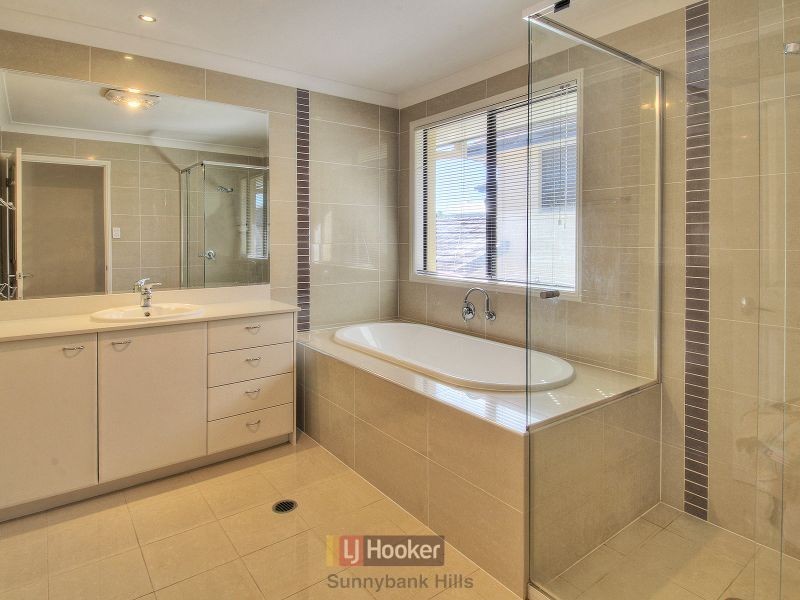 14 Azzure Street, Eight Mile Plains QLD 4113