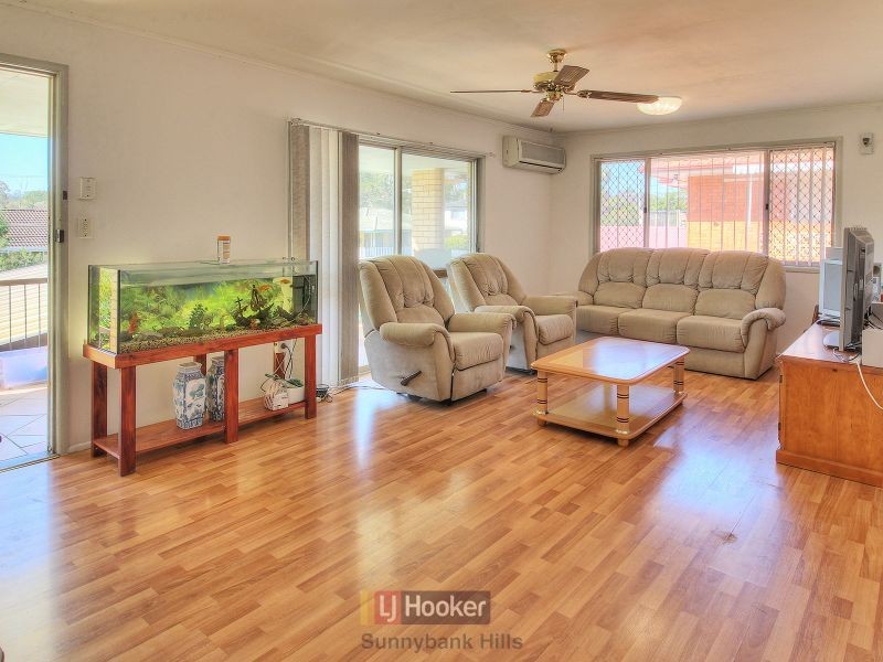 8 Peringa Street, Coopers Plains QLD 4108