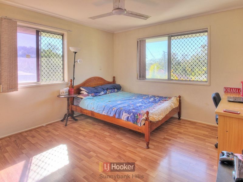 8 Peringa Street, Coopers Plains QLD 4108