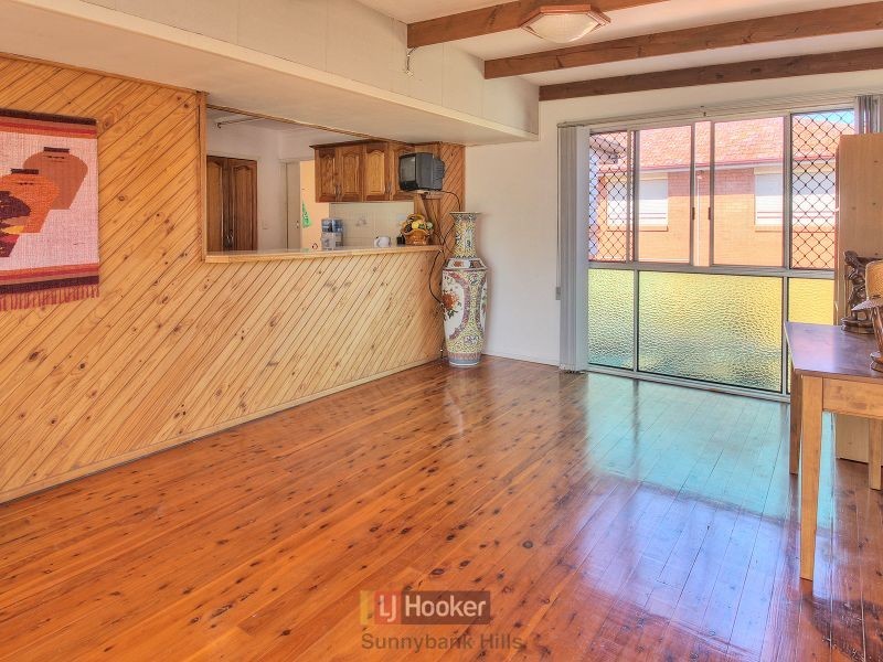 8 Peringa Street, Coopers Plains QLD 4108