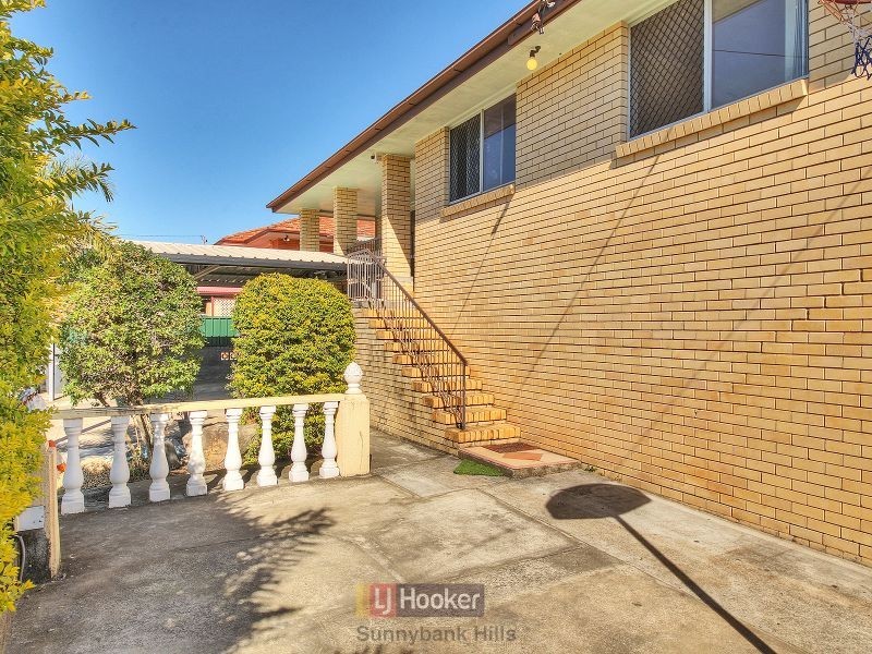 8 Peringa Street, Coopers Plains QLD 4108