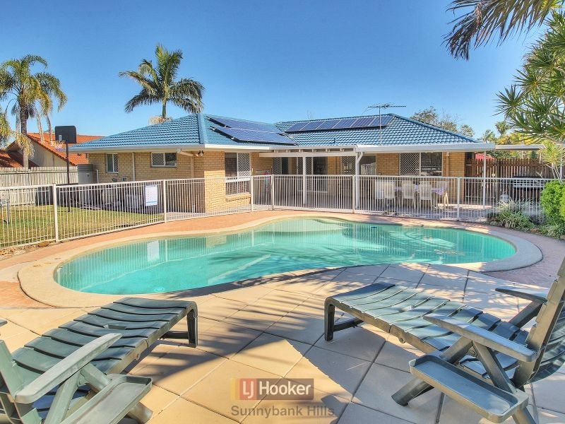 30 Swan Lake Crescent, Calamvale QLD 4116