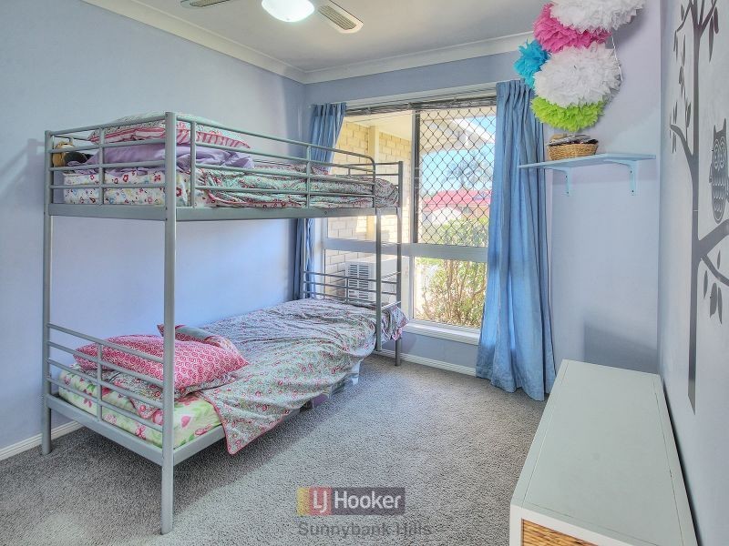 30 Swan Lake Crescent, Calamvale QLD 4116