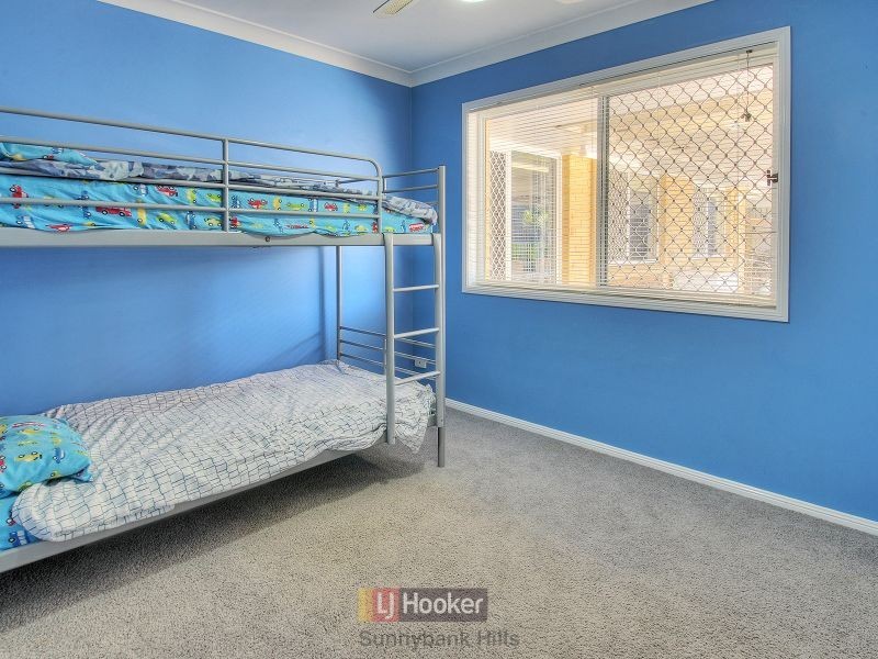 30 Swan Lake Crescent, Calamvale QLD 4116