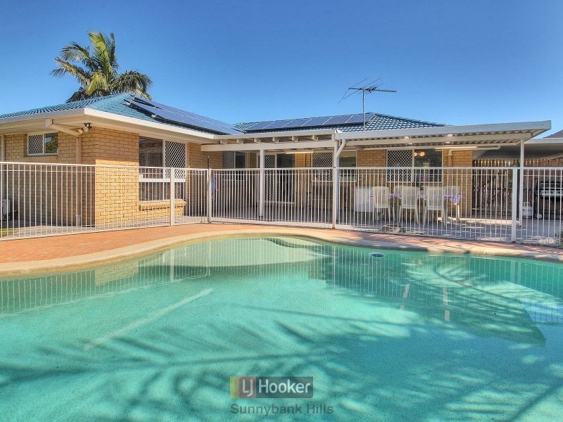 30 Swan Lake Crescent, Calamvale QLD 4116