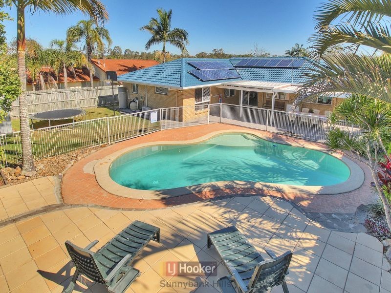 30 Swan Lake Crescent, Calamvale QLD 4116