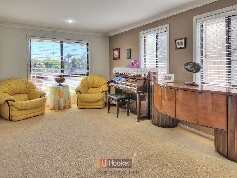 42 Hillardt Street, Robertson QLD 4109