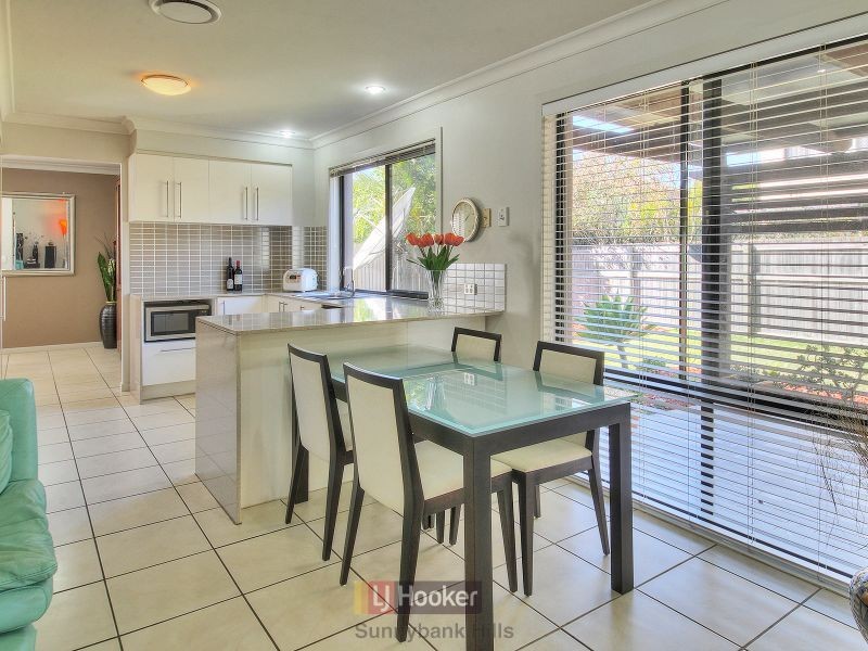 42 Hillardt Street, Robertson QLD 4109