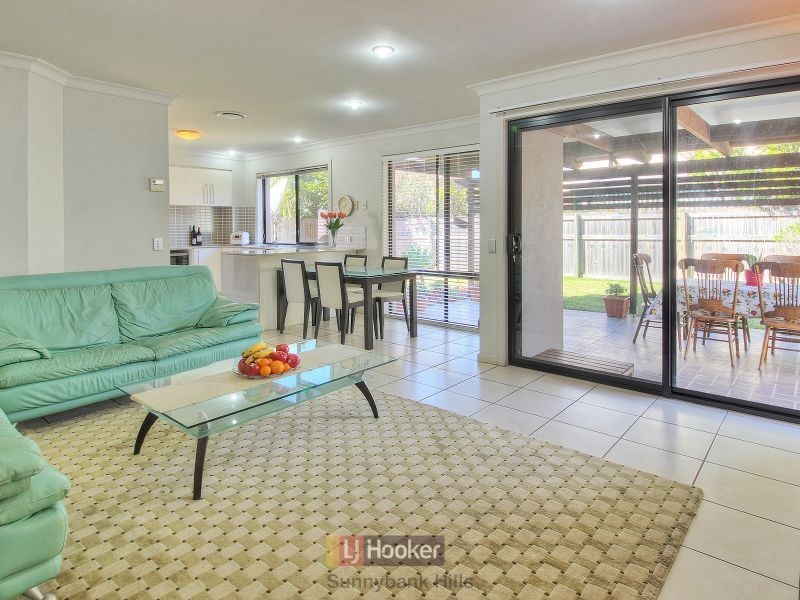 42 Hillardt Street, Robertson QLD 4109