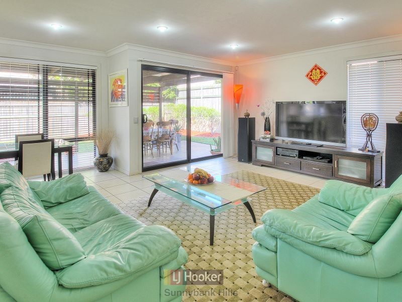 42 Hillardt Street, Robertson QLD 4109