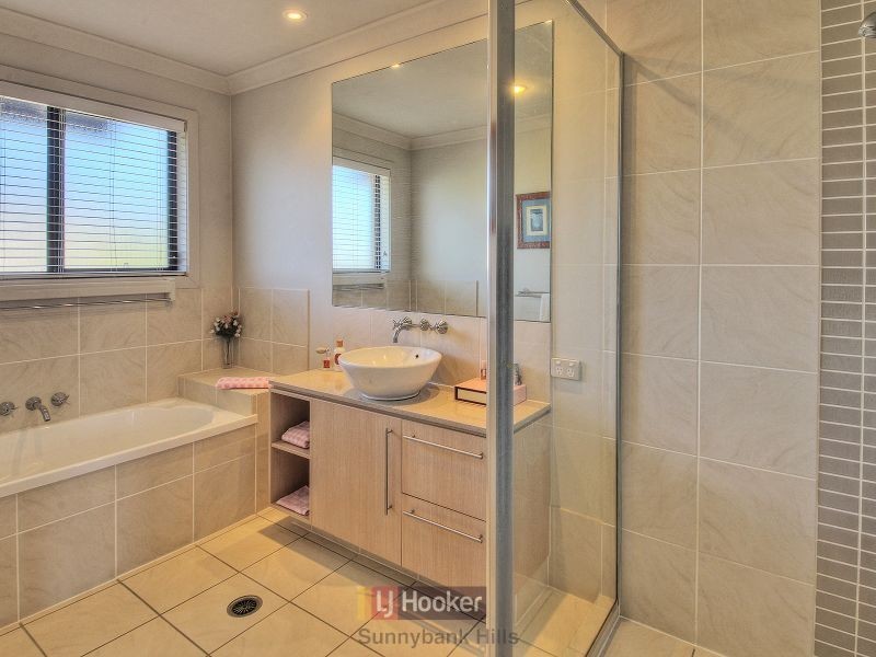 42 Hillardt Street, Robertson QLD 4109