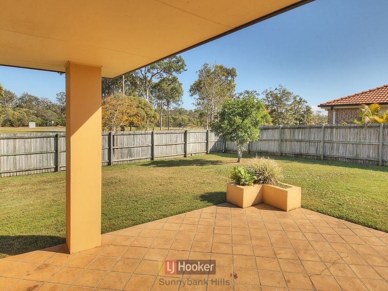 37 Greenways Esplanade, Parkinson QLD 4115