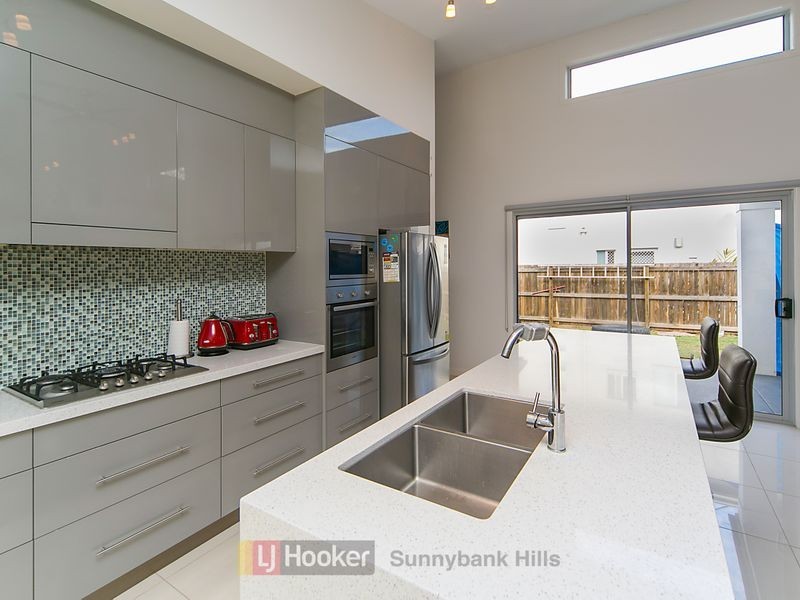 8 Aster Place, Calamvale QLD 4116
