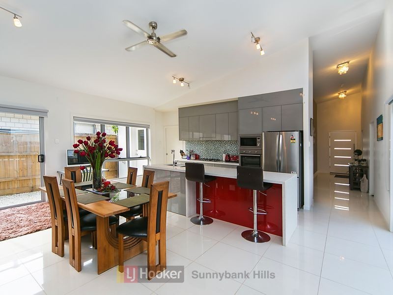 8 Aster Place, Calamvale QLD 4116
