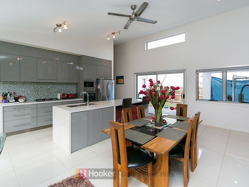 8 Aster Place, Calamvale QLD 4116