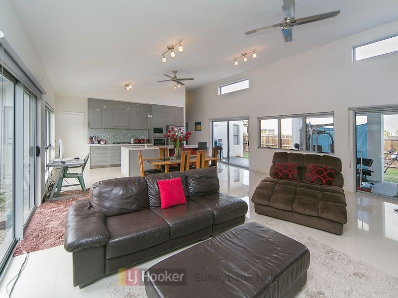 8 Aster Place, Calamvale QLD 4116
