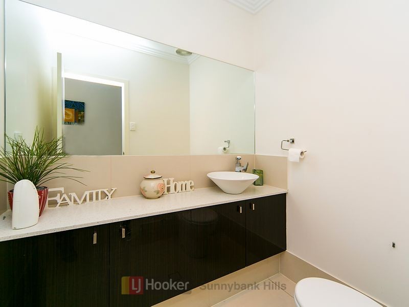 8 Aster Place, Calamvale QLD 4116