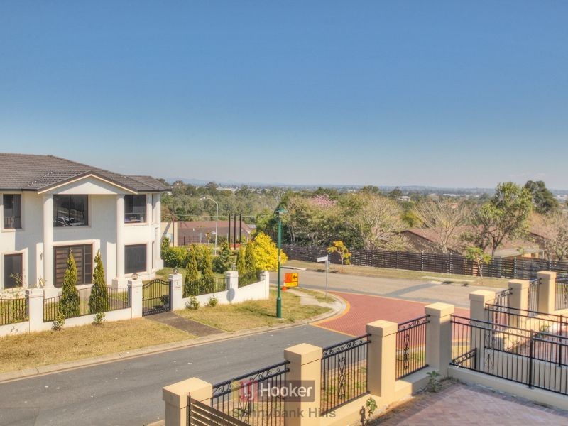 6 Golden Place, Robertson QLD 4109
