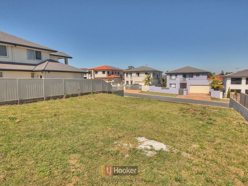 6 Golden Place, Robertson QLD 4109