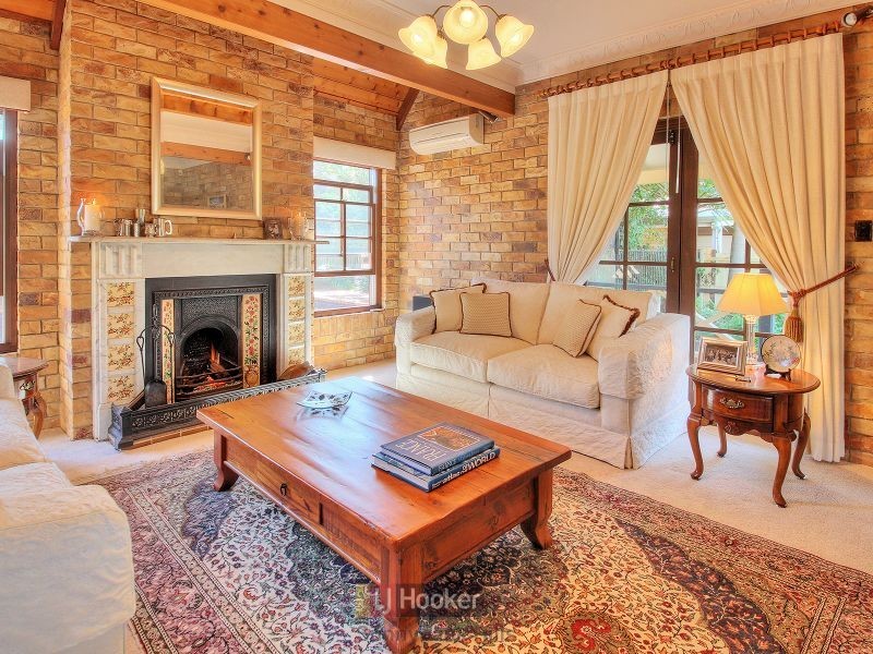 17 Belfairs Street, Robertson QLD 4109