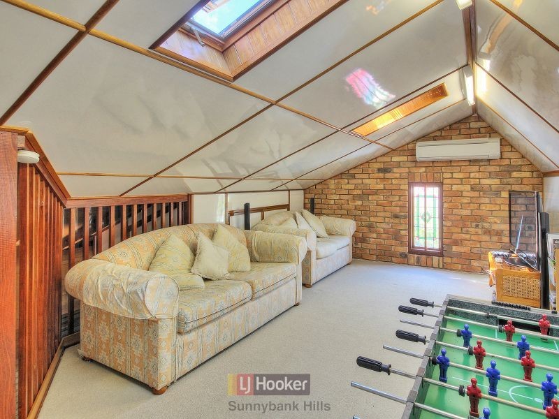 17 Belfairs Street, Robertson QLD 4109