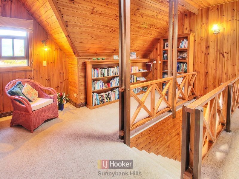 17 Belfairs Street, Robertson QLD 4109