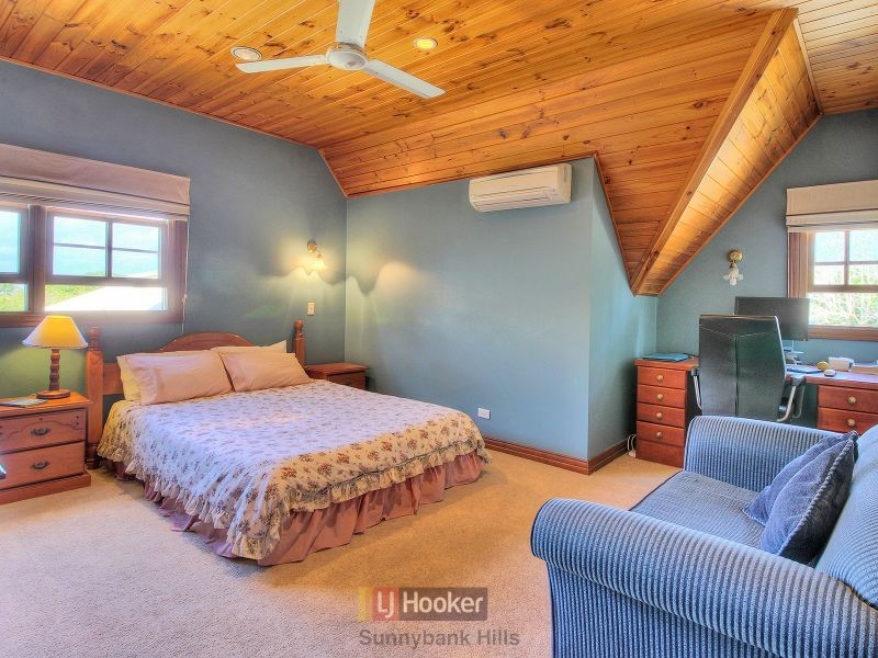 17 Belfairs Street, Robertson QLD 4109