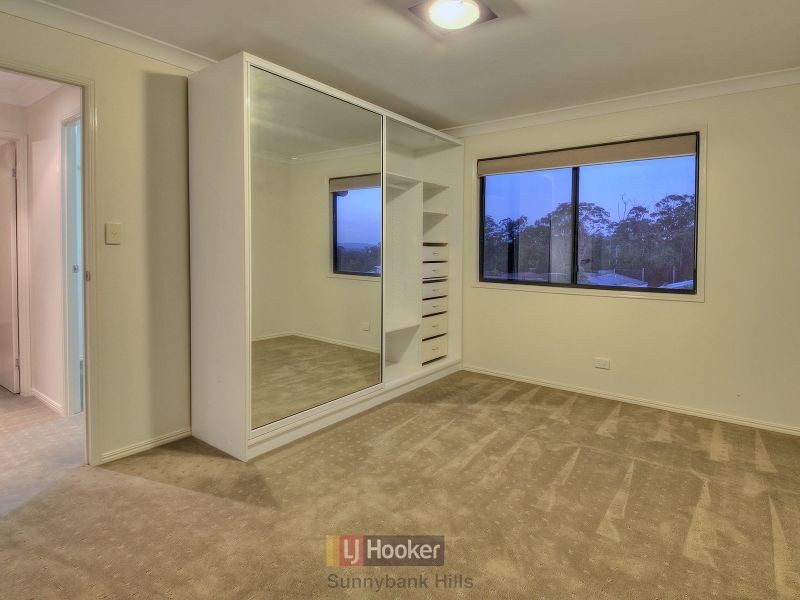10 Meadowbank Court, Calamvale QLD 4116