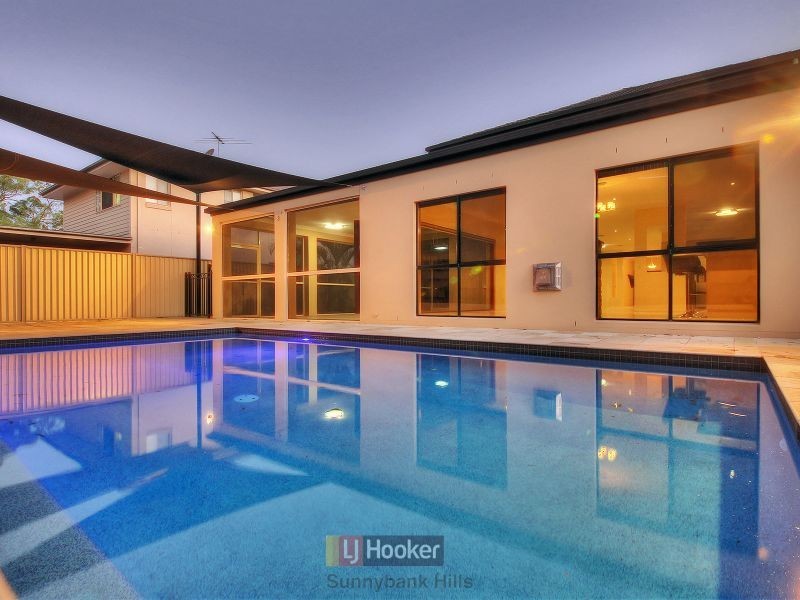 10 Meadowbank Court, Calamvale QLD 4116