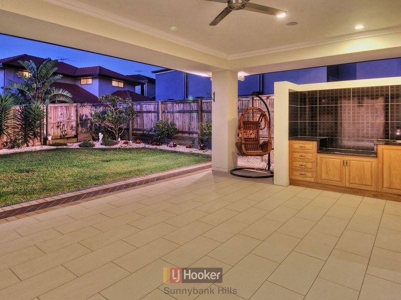 10 Snowbell Close, Stretton QLD 4116